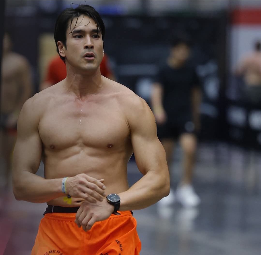 พี่ก็ไปอยู่ทุกที่ของจริงเนอะ รีล่า..ขนาดหน้าฟีดหมอที่เราตามยังมีqtชม ความเก่งความมีทักษะขั้นสูงในการเก็บอารมณ์แม้เวลาที่เหนื่อยกายเหนื่อยใจ