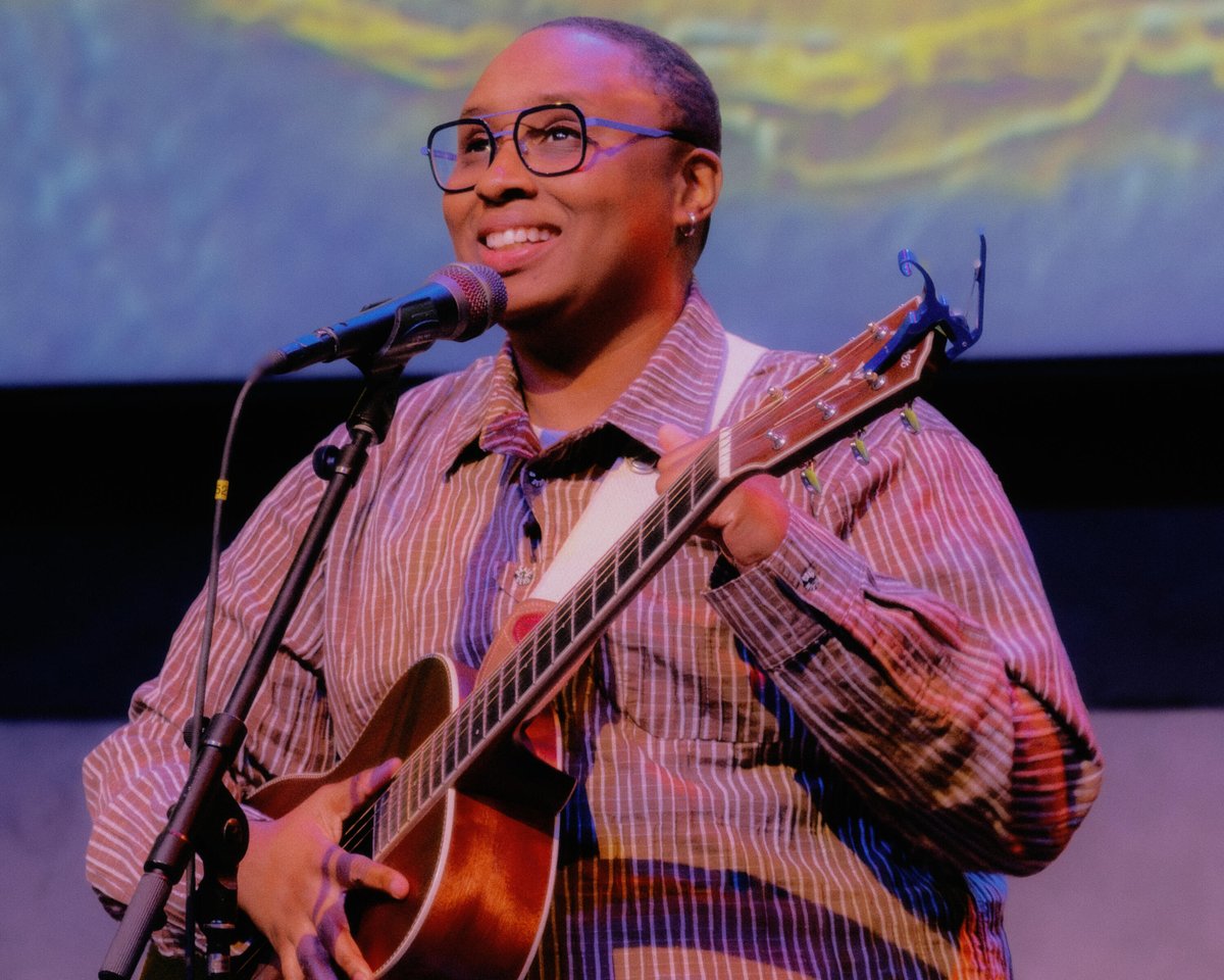 LincolnCenter's tweet photo. Night #2 of our Transa Rising series was one for the books! 🎸 Benét took the stage to perform music from his new album, Make ‘Em Laugh, as part of our series spotlighting the next generation of trans and non-binary talent with The Red Hot Organization.

📸: Lawrence Sumulong https://t.co/bRP6QK7CRl