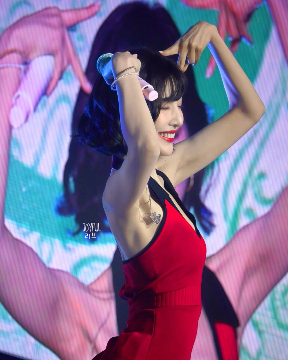 JoyfulLev's tweet photo. 260321 JOY SPLASH in Hong Kong
ㄱㅇㅇ🐱🥹❤️

#레드벨벳 #조이 #REDVELVET #JOY https://t.co/iDuGGRimZF