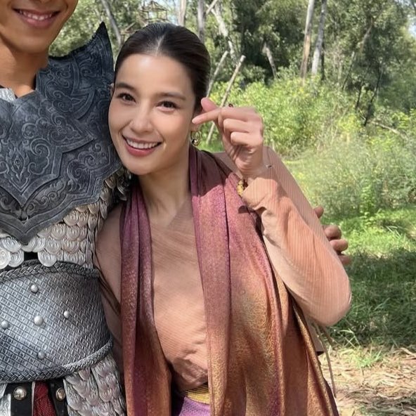 วิธีกำจัดศัตรูหัวใจให้พระนเรศ
1.ให้พระราชธาตุกัลยาไปเจอกับพระพี่นาง 
#หงสาวดี