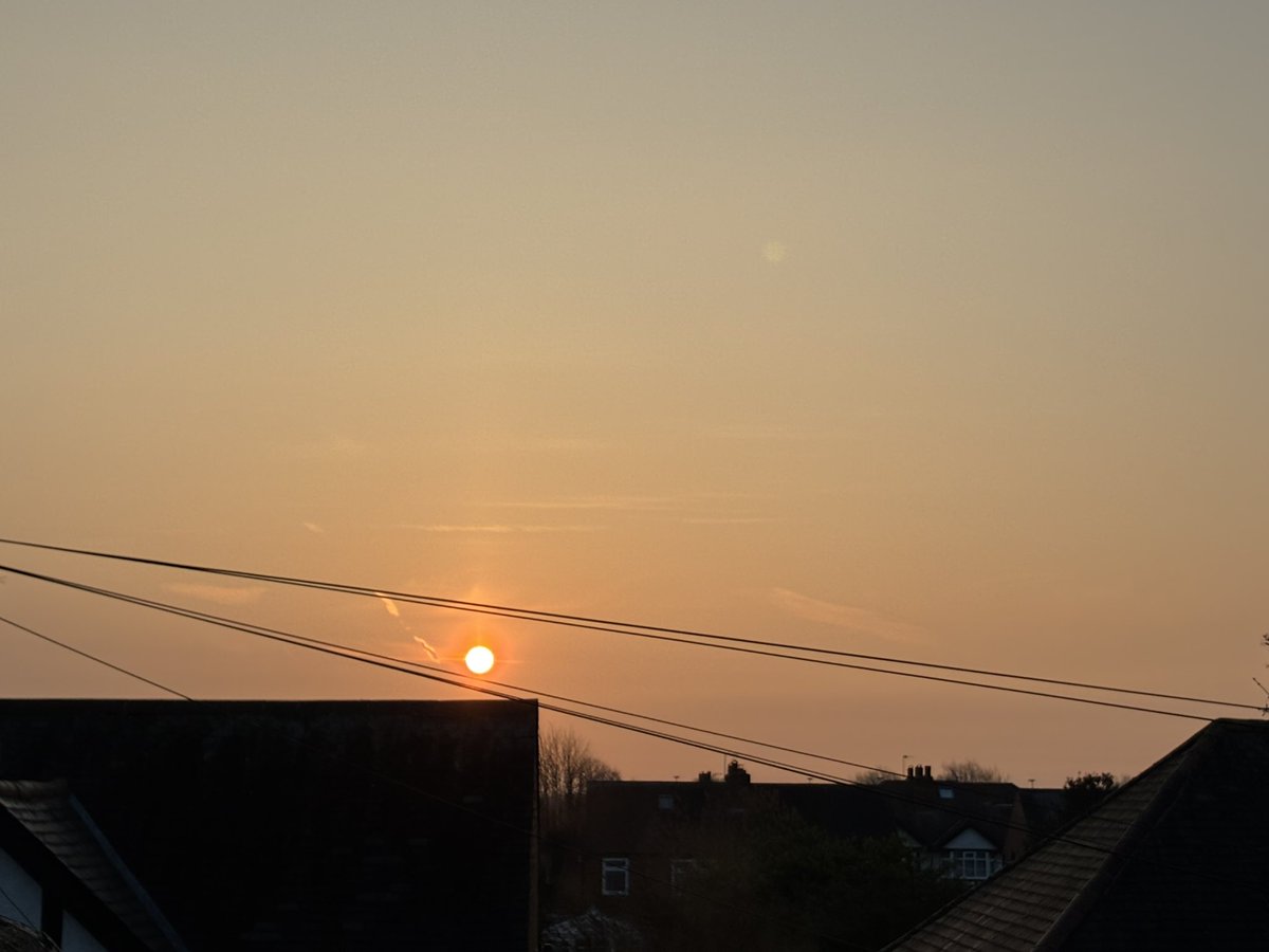 Mr_B_PE_v2 tweet media