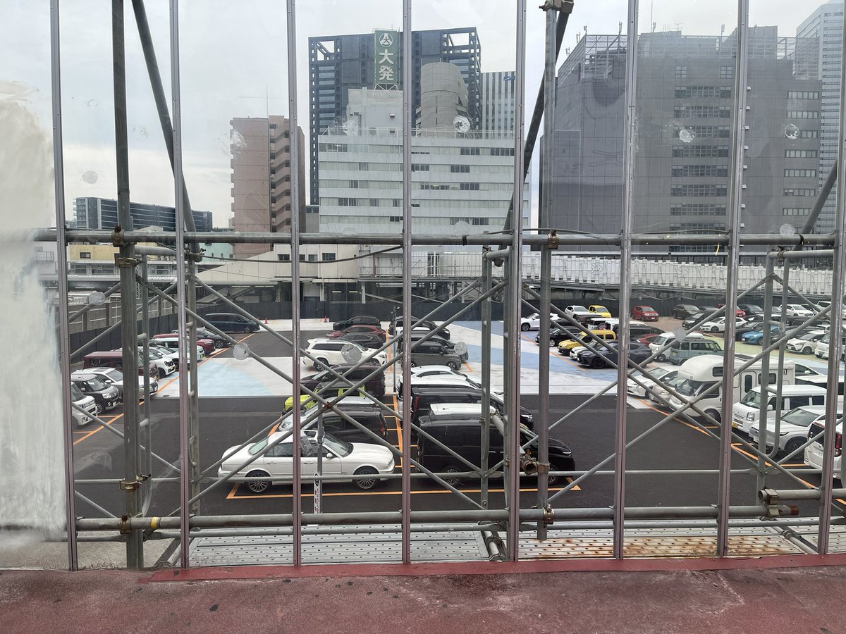 駅のよこ駐車場なっとる　ダイエーがあった頃の京橋しか覚えてない