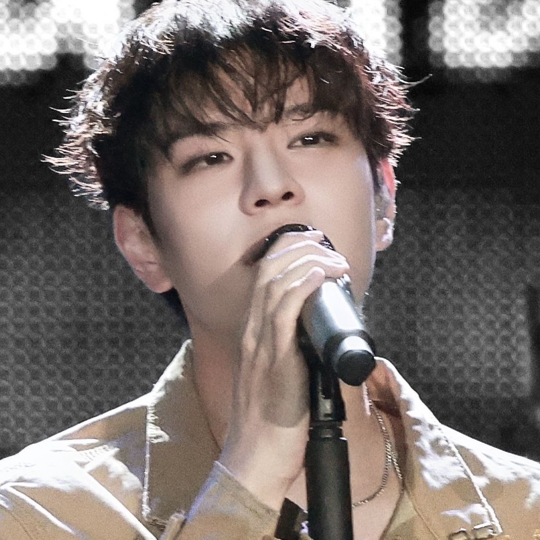 i just like to look at him