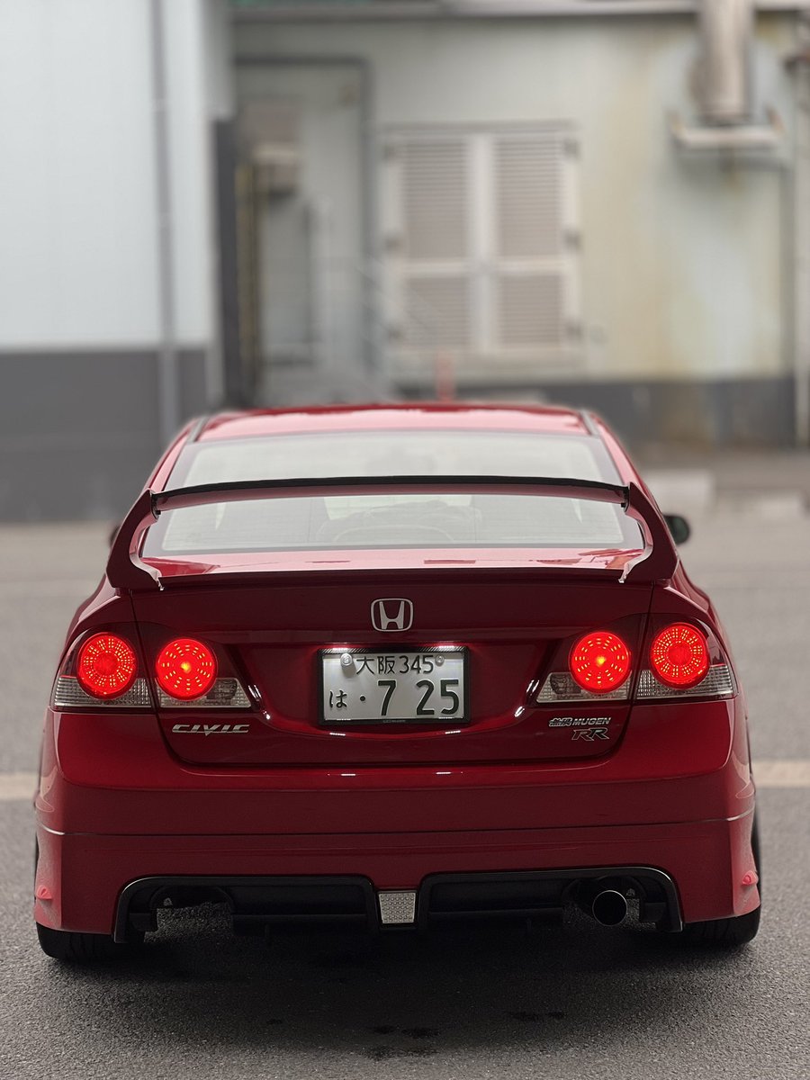rr_company's tweet photo. 朝から髪の毛をカットしてもらって会社で月曜日に上司が走る4t 2便分の積み込みを手伝って洗車した。
世間は3連休…
道路はサンドラが溢れかえって大盛況😂😂😂 https://t.co/Pu5wTfZPKz