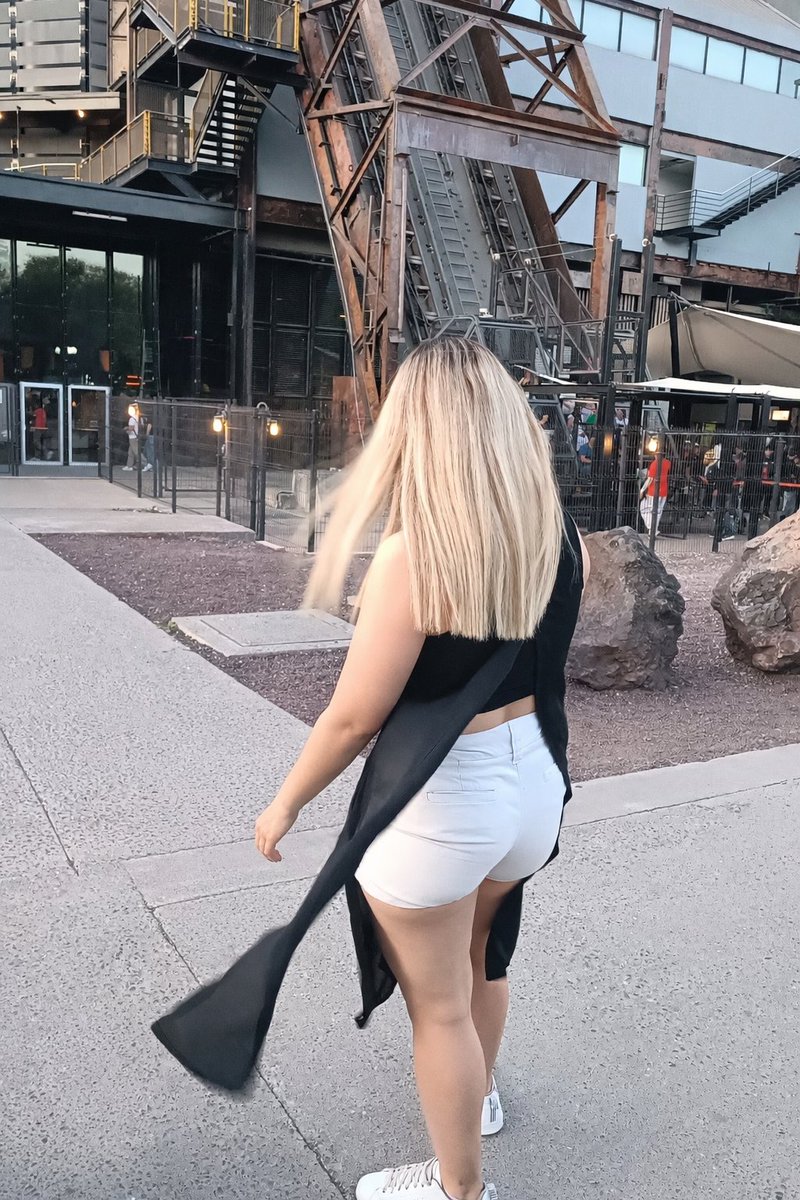 MikeZitl's tweet photo. Orgulloso del mujerón que tengo a mi lado 💓💞🥴🤤

CON UN CORAZONSOTE...🍑 https://t.co/iGuyl18uDL