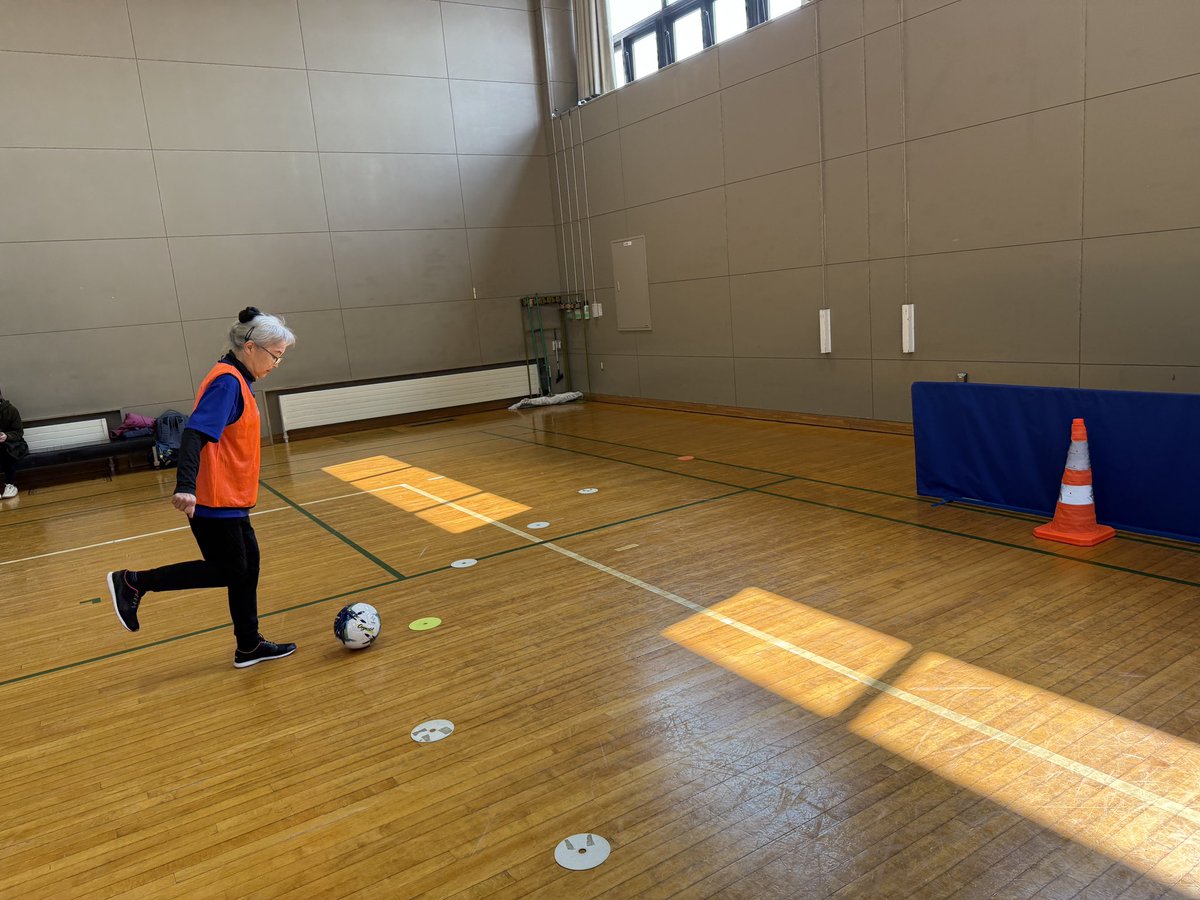 SapporoWFC's tweet photo. 次回は3/29(日)12時からフットサルスタジアム蹴で開催！
運動が苦手な方も程よい運動で健康になりたい方も、どんな方でも大歓迎！皆で沢山歩いて楽しく健康になりましょう✨
https://t.co/Rj90Srf2wb
#札幌
#歩くサッカー
#有酸素運動
#ダイエット
#人との繋がり
#運動不足解消 https://t.co/dCWxq5xolY