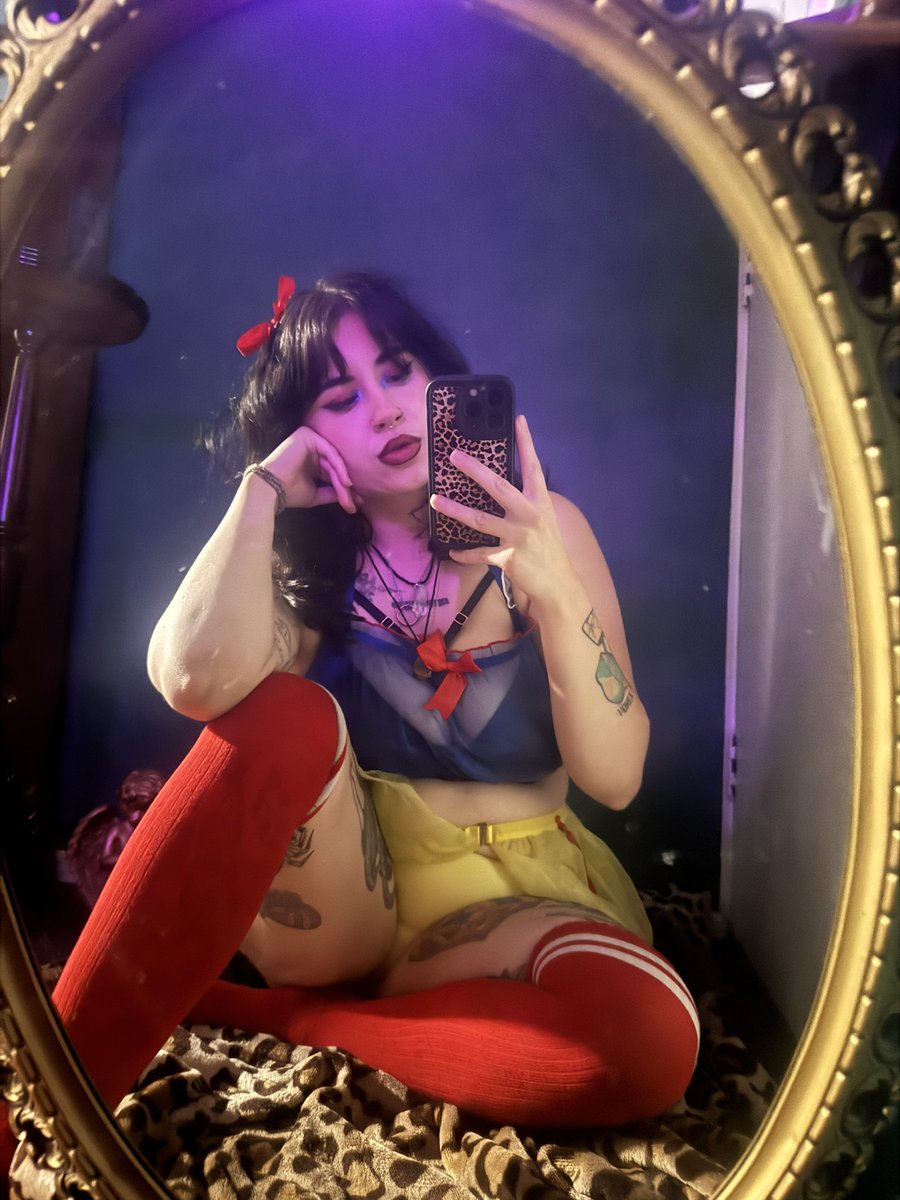 Bee R Dior tweet media