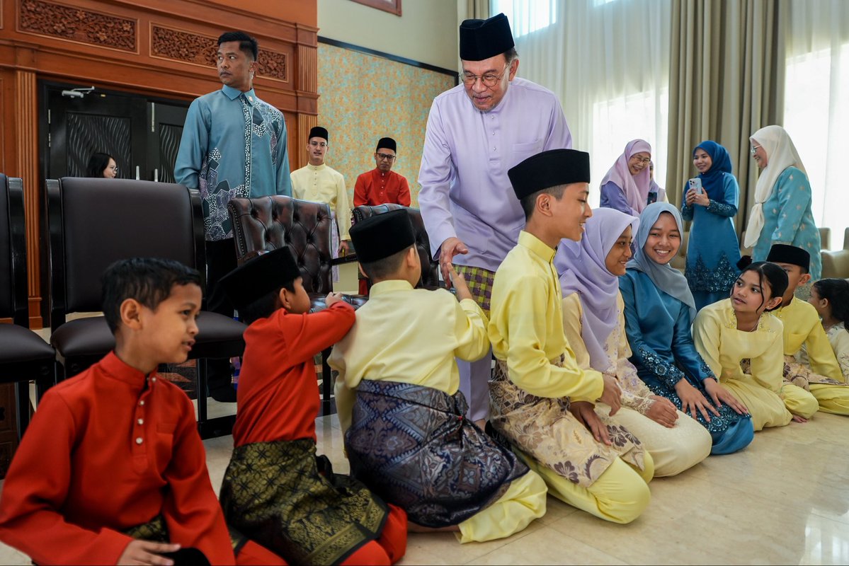 Anwar Ibrahim tweet media