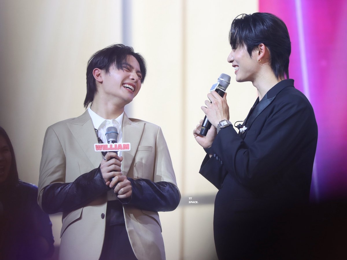 my happiness 🐶🦈

WILLIAMEST MANILA FANLOVE

#WilliamEstFMinManila 
#WilliamEst