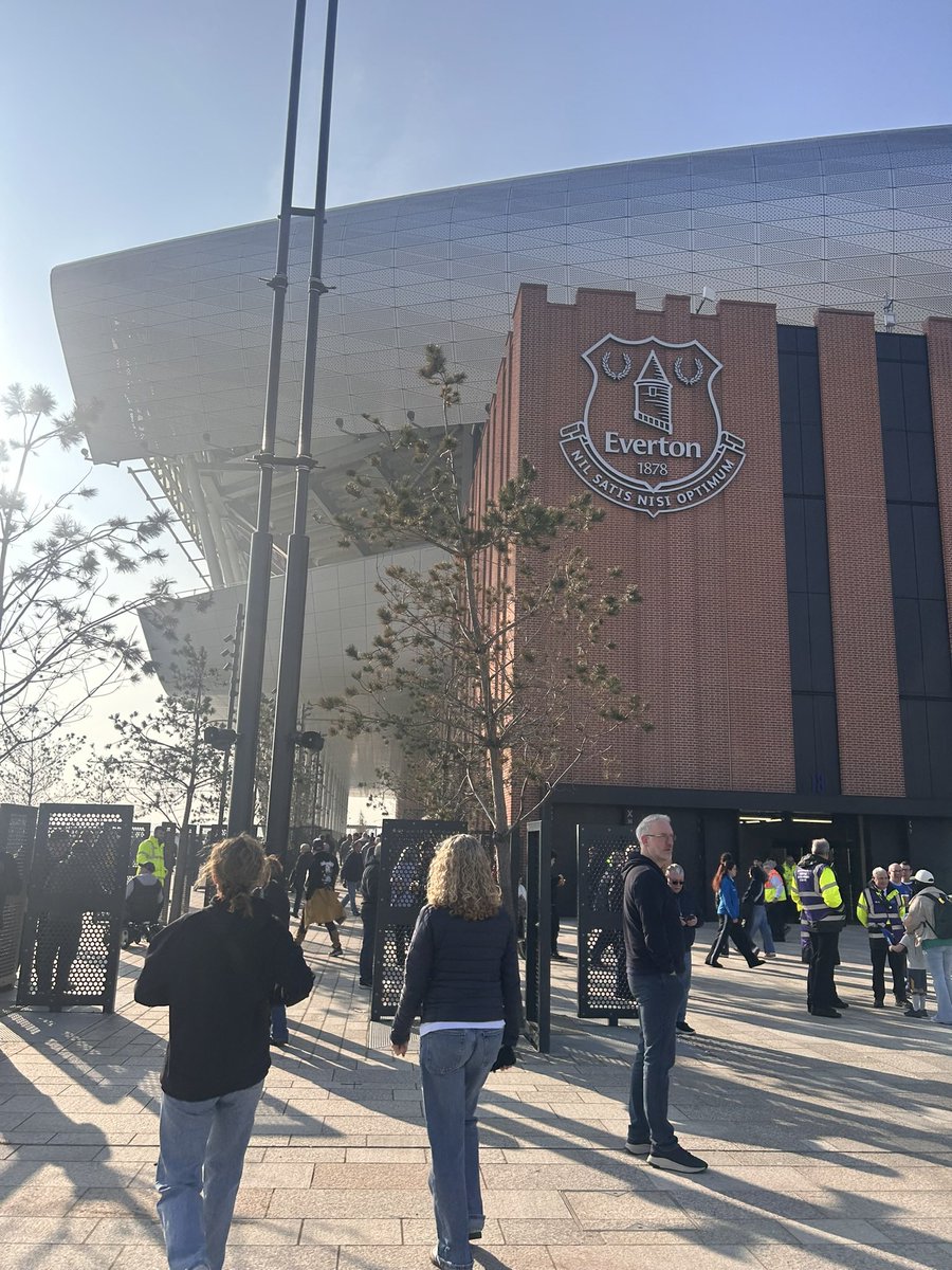 Amy-Sarah tweet media