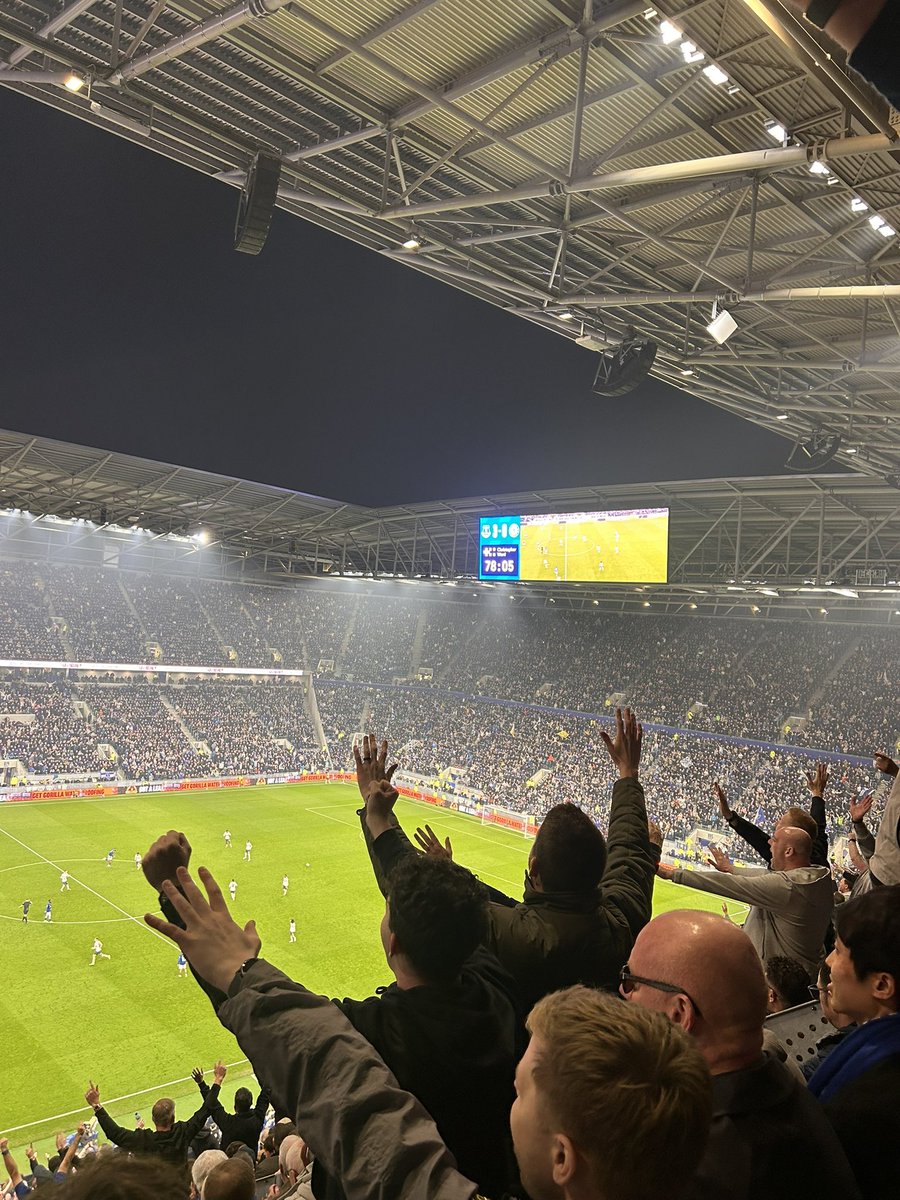 Amy-Sarah tweet media