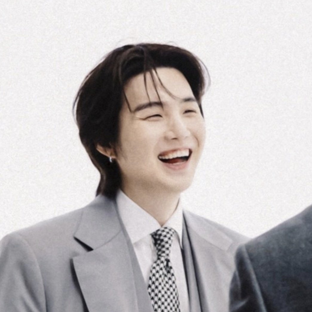 daily yoongi teef tweet media