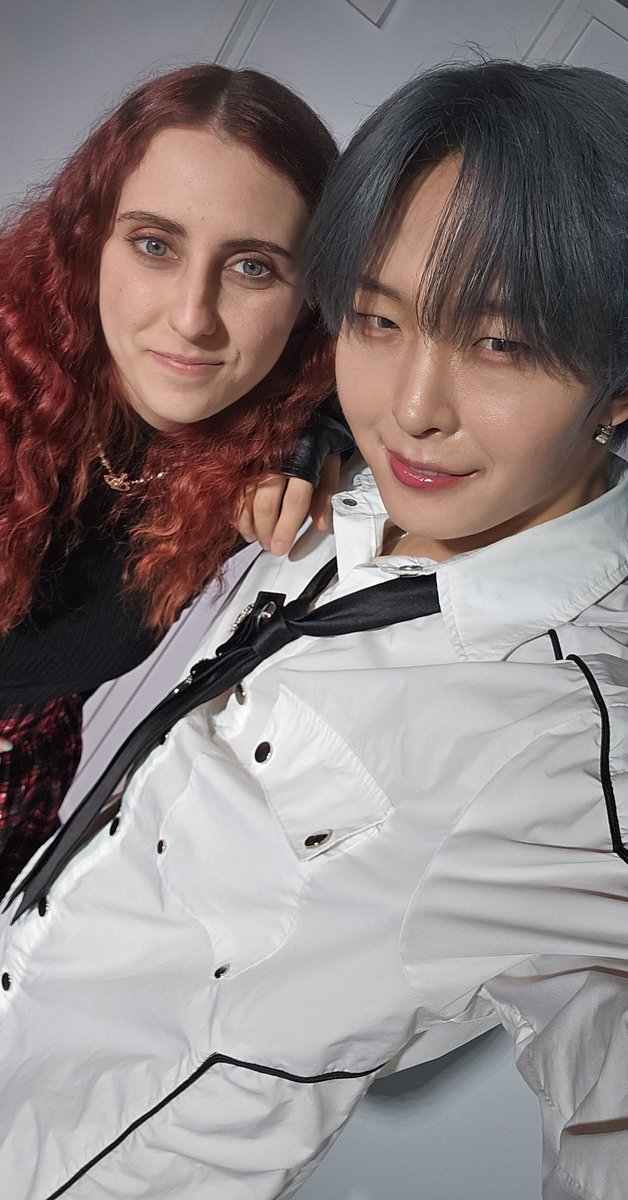 CloeChandra's tweet photo. It was an unforgettable day 🥹, thanks to all the Ntful for the help, we will never forget it 🫶🏻 we hope to see you again, maybe in Europe 💛

#NTX #엔티엑스 #XIHA #시하 https://t.co/KRRScuBYaq