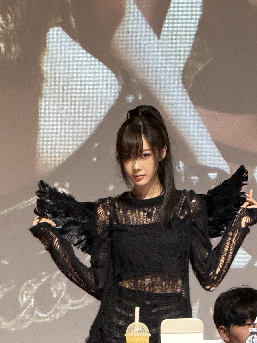 —𝒎. tweet media