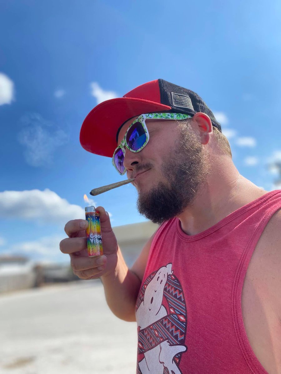 ExoticZaUS's tweet photo. Blue skies. Clear mind. No stress.
#GoodVibes #PeaceOfMind #StayPositive #OutsideLife #LiveFree #NoStress https://t.co/TXZIK4tJFN