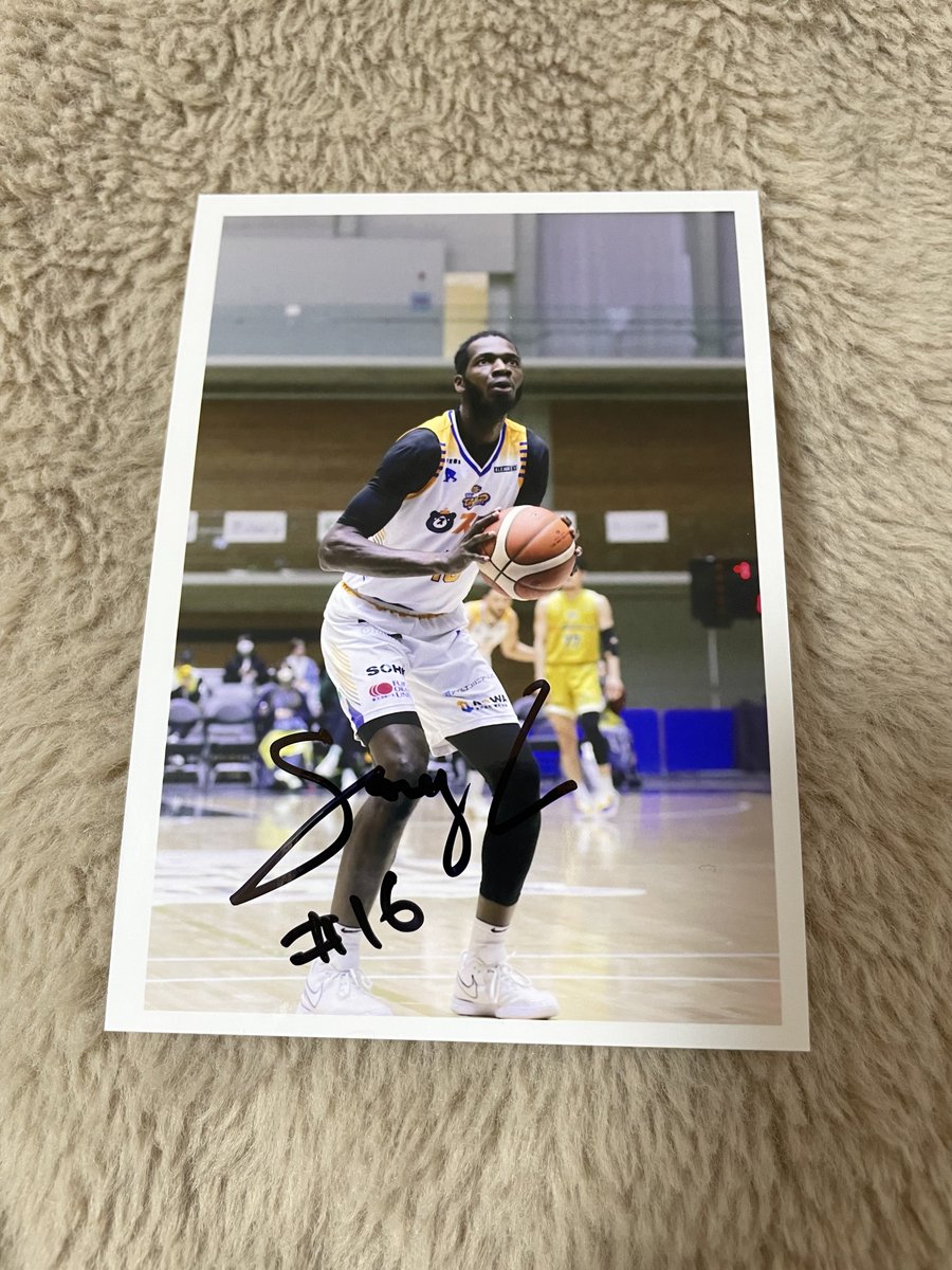 𝚈𝚞𝚞𝚗𝚊 tweet media