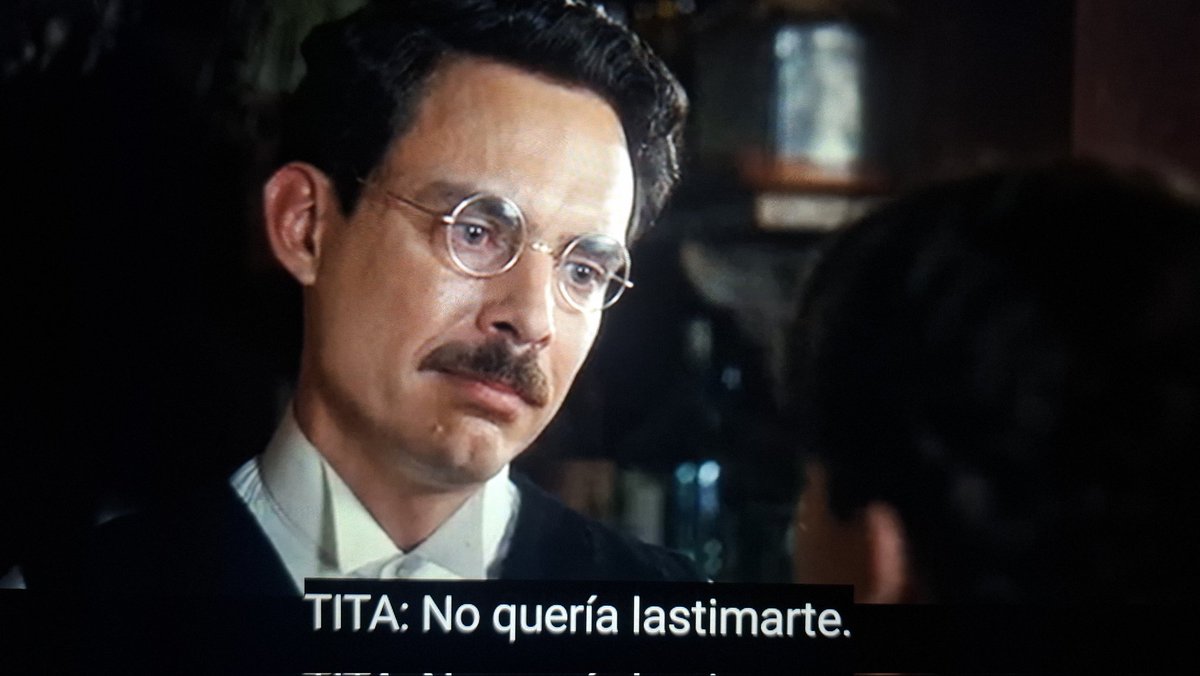 Ivonne_Mellark's tweet photo. #ComoAguaParaChocolate
Una vez mamá Elena dijo "Tita, eres una TOOONTA" y tenía toda la razón https://t.co/pbtGF5CNzL