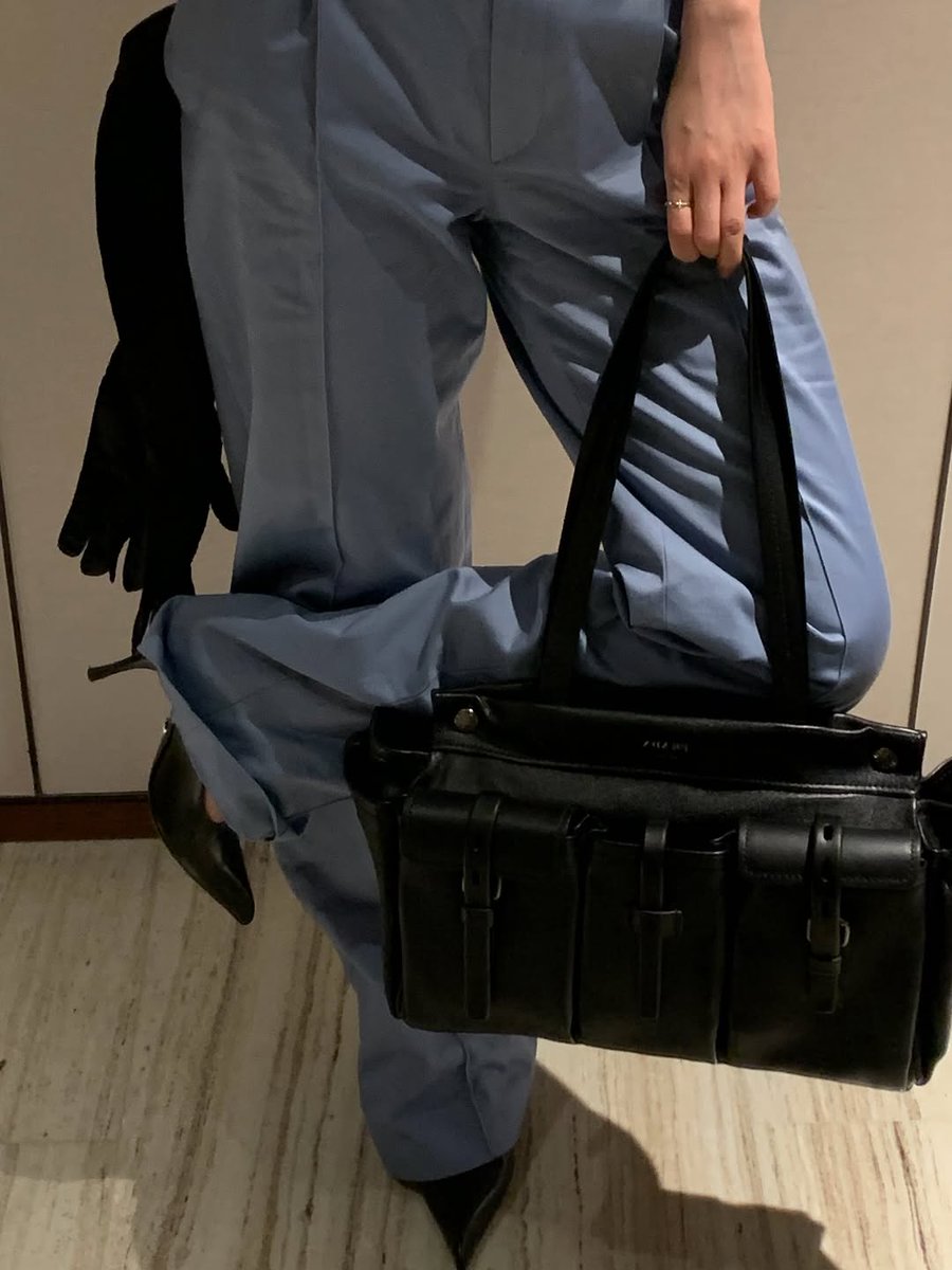 BEMYKARINA_TH's tweet image. [260322 @.katarinabluu] #KARINA 
อัปเดตไอจีโพสต์ 📸×20 (1/5)
🎵 Durand Jones &amp;amp; The Indications, Aaron Frazor • Flower Moon

👜 @prada #PradaSS26 #adv