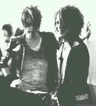 hidefreak tweet media