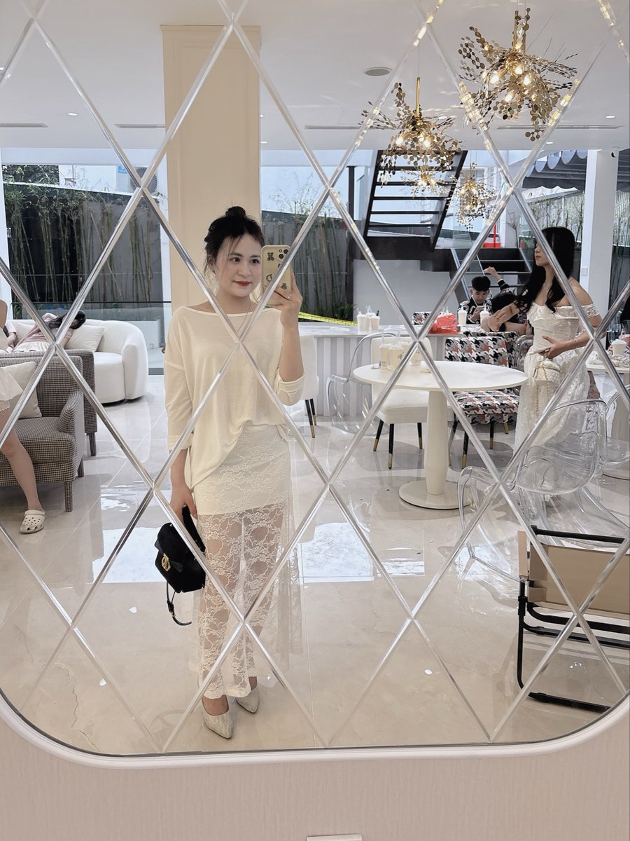 NgcThu710145's tweet photo. ''Em sẽ đứng ở chỗ dễ nhìn nhất...
Để anh vừa đến, đã có thể thấy em,!
Ae đi qua bài viết này tương tác giúp em nhé
=>Follow chéo ạ
#cheo #xtime #kiemtien https://t.co/5Cbh4wN9kz