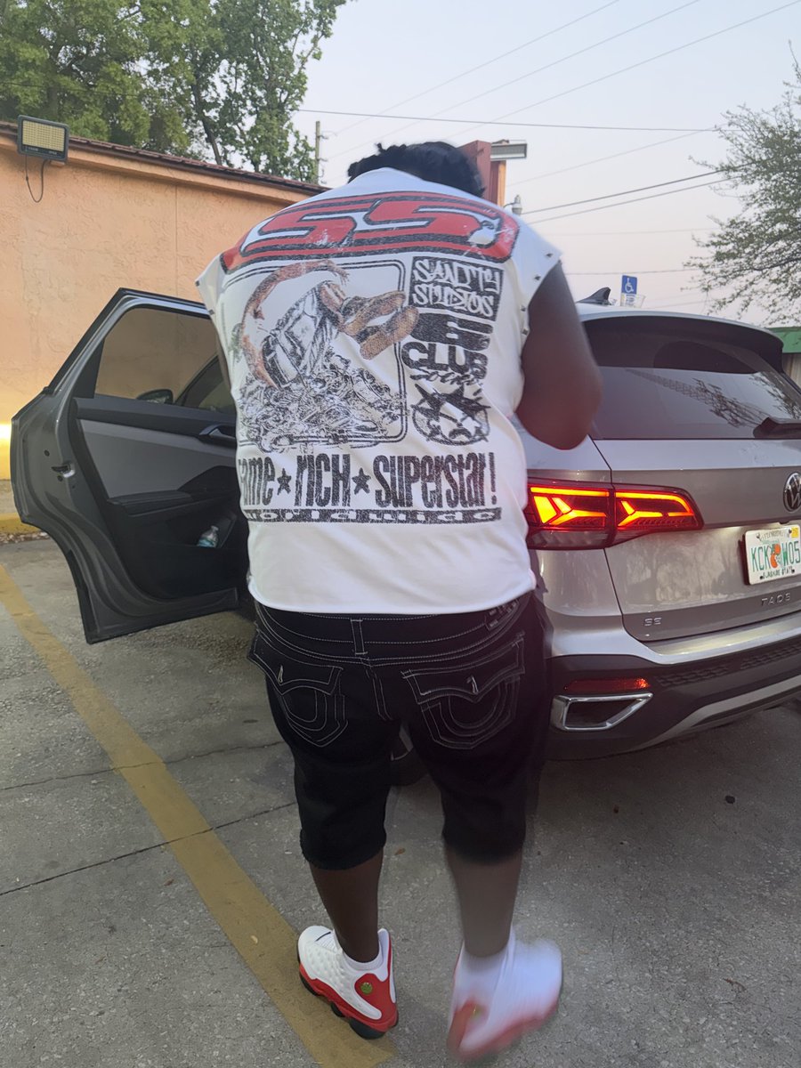 TheBiggestApe1's tweet image. #backoutside but i was never really in the house🌪️