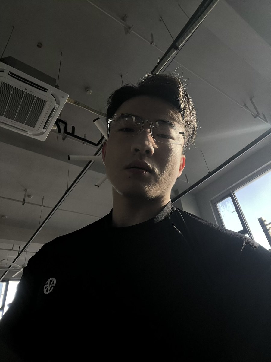 zhou zhou🥑（bsc亏光版 tweet media