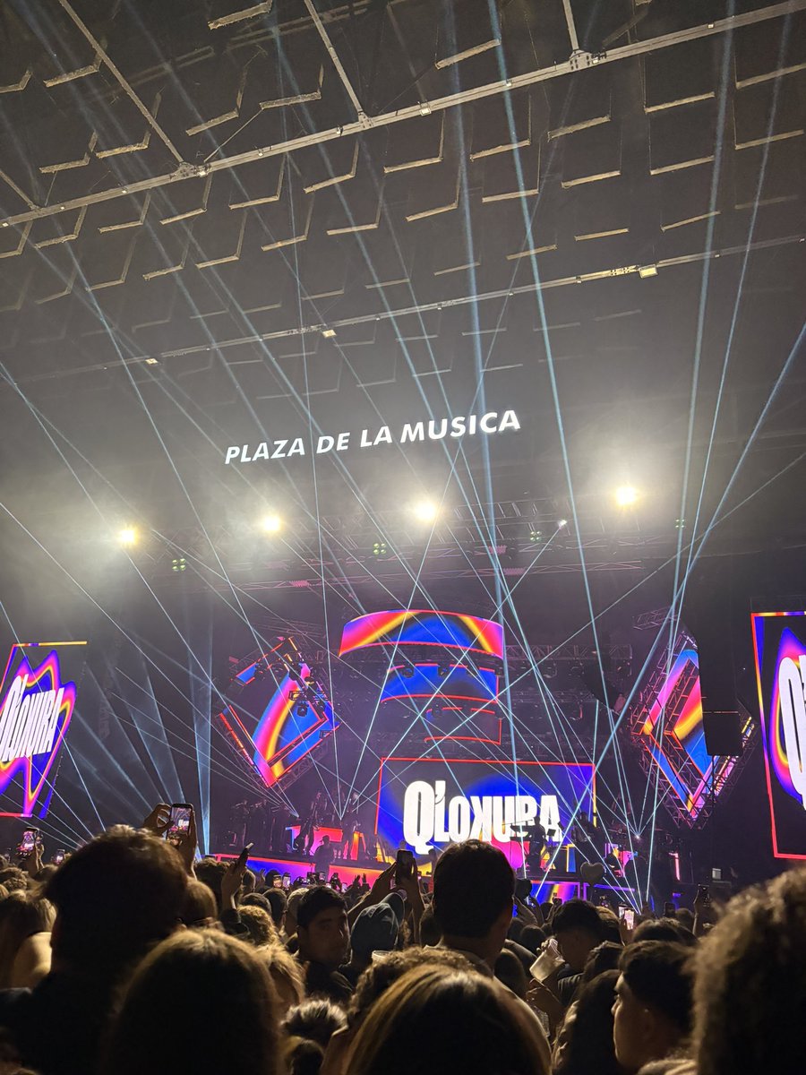 unbesoenmadrid's tweet photo. me gustó tanto la banda indie underground que llevo Tini de telonero asi que me vine a verlos https://t.co/YzPViFx3Xp