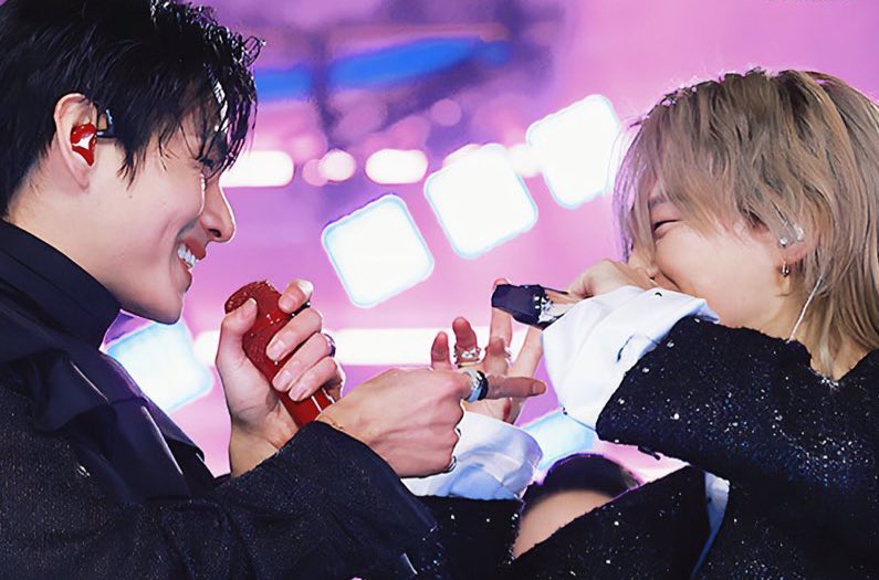 MY HAPPY VMIN 😭😭😭😍😍😍