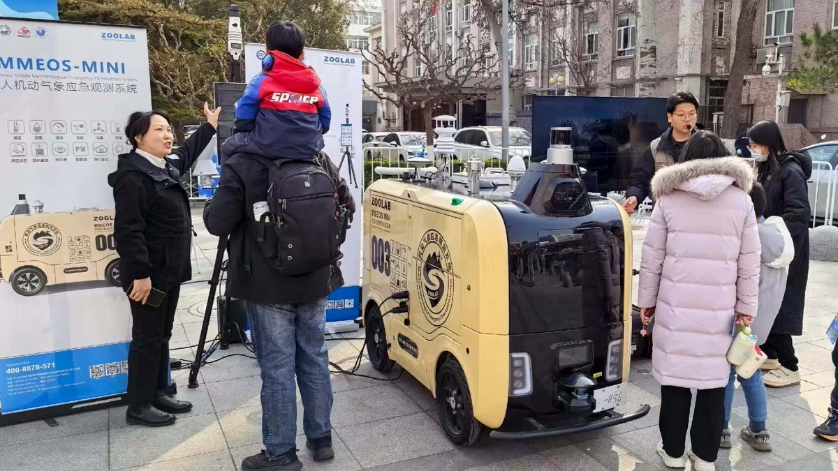 ZOGLAB's tweet photo. The debut of the mobile observation drone became a hot topic in the compound; the airborne sensors of low-altitude economic meteorological drones once again attracted attention; and the portable weather station for sports events was a familiar sight. #WorldMeteorologicalDay https://t.co/gSQ2kZ4Dtg