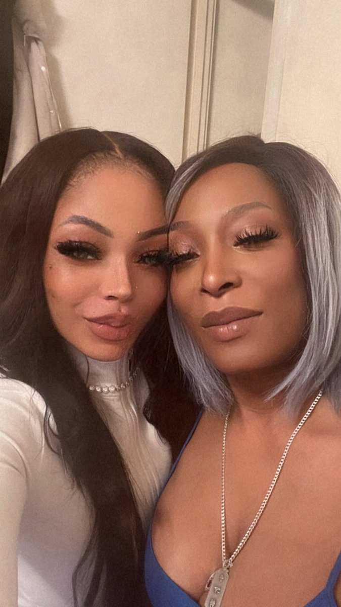 𝐆𝐎𝐃𝐃𝐄𝐒𝐒 𝑹𝑶𝑺𝑨 ♡ tweet media