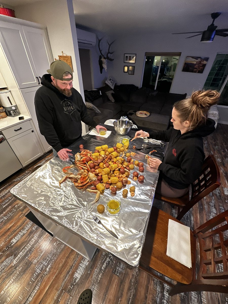 DapperJameson tweet media