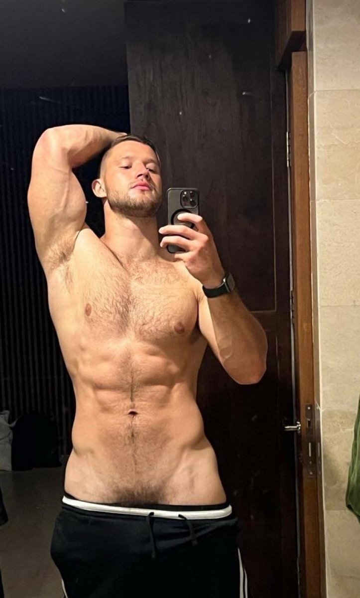 Master william tweet media