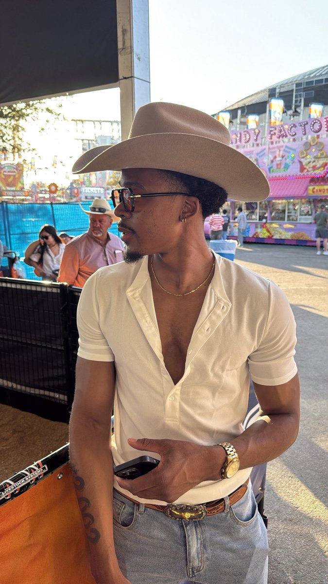 𝔻𝕖𝕧𝕚𝕠𝕟 :) tweet media