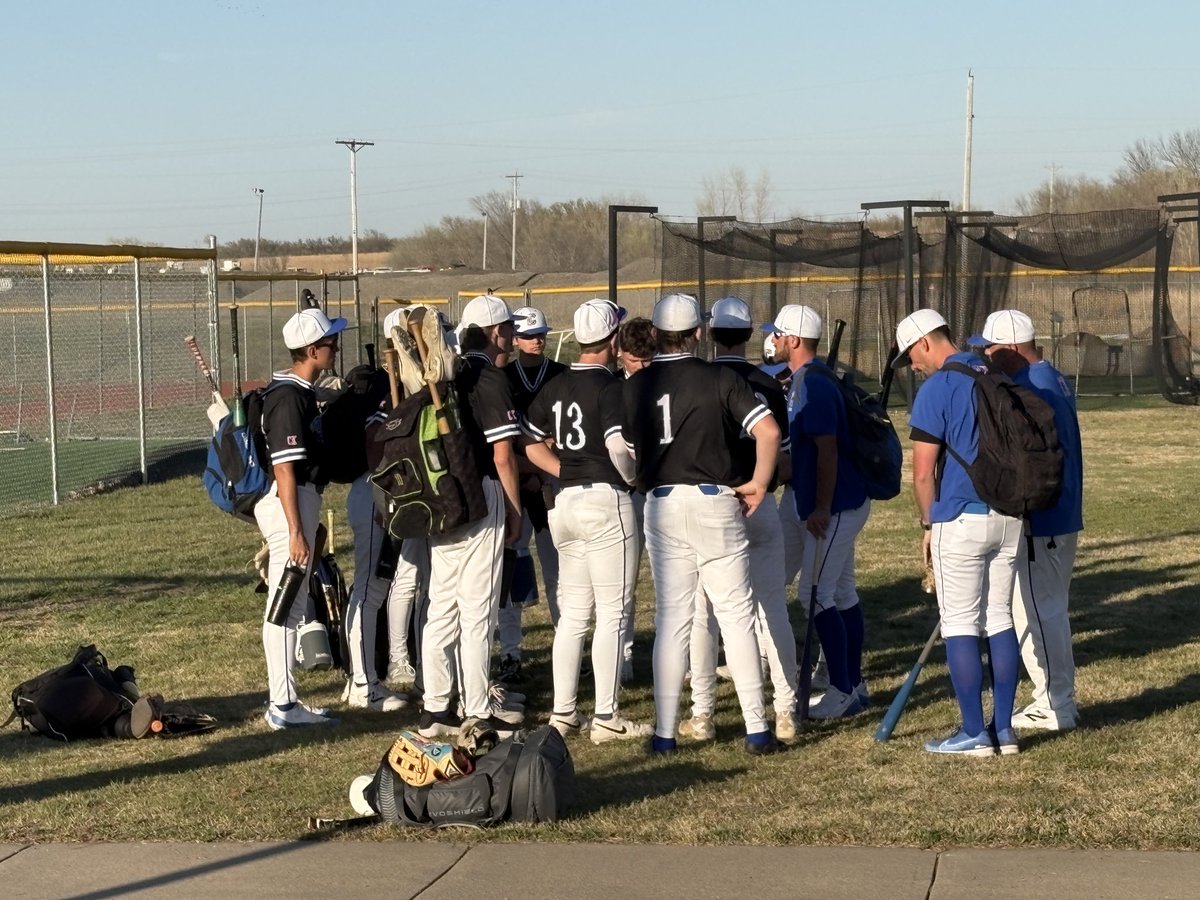 CarterSkach's tweet image. First HS pitch in the books. Gave up too many hits but threw with great efficiency: 4IP, 55p(75%S), 2Ks, 0BB. Team fought hard, lost in extras. Very honored to get the start as a freshman, hope to get many more chances to deliver for my team. Go Birds! 
#CHSbaseball
@kansas_curve