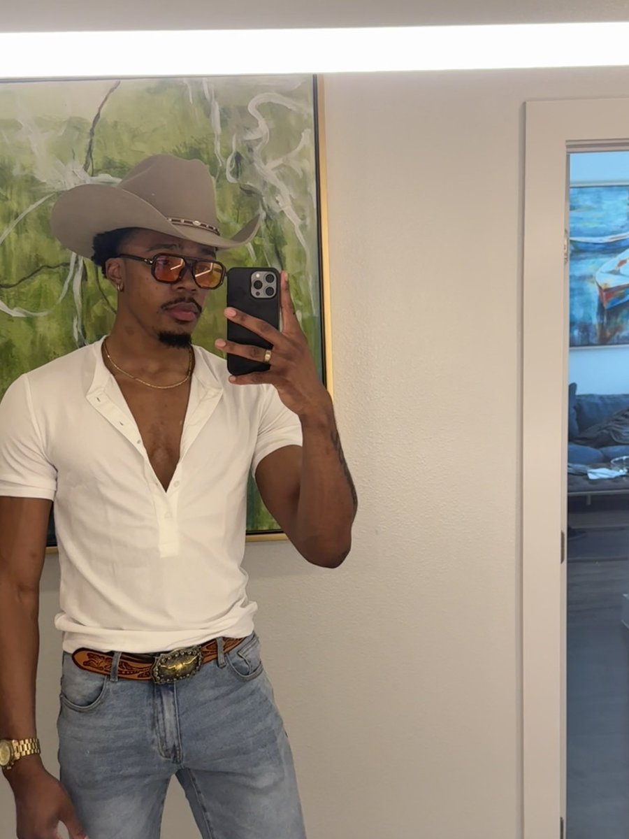 𝔻𝕖𝕧𝕚𝕠𝕟 :) tweet media