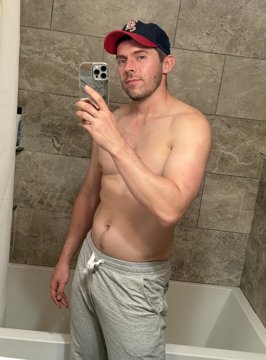 Andrew R. tweet media