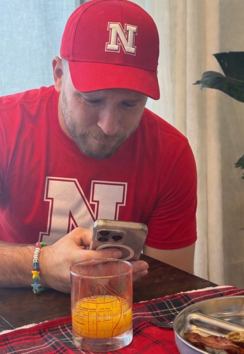 Will Compton tweet media