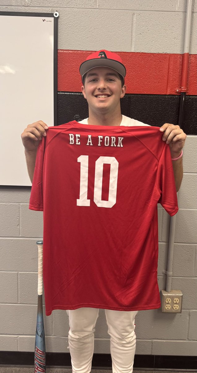 AHS_Aggies_Bsb's tweet photo. Great day for Albertville Baseball! 
First game shirt goes to Bralyn Baugh. He went 3 for 4 with two doubles and a single with 5 RBI’s. 
Second shirt went to Saylor Waldrop. He went 3-3. 2 doubles 2 RBI’s. https://t.co/2yUxxxvpZu