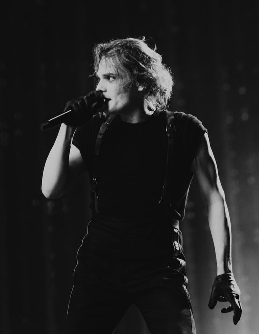 ANN ☆ 🇨🇴 VI A MCR 10/02!! tweet media