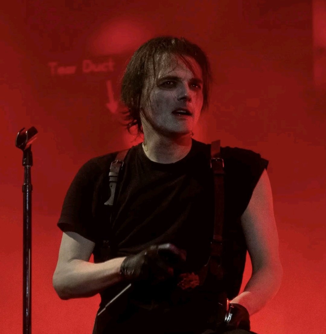 ANN ☆ 🇨🇴 VI A MCR 10/02!! tweet media