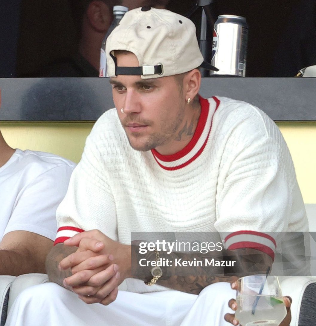 sasha VA A VER A ZAYN tweet media