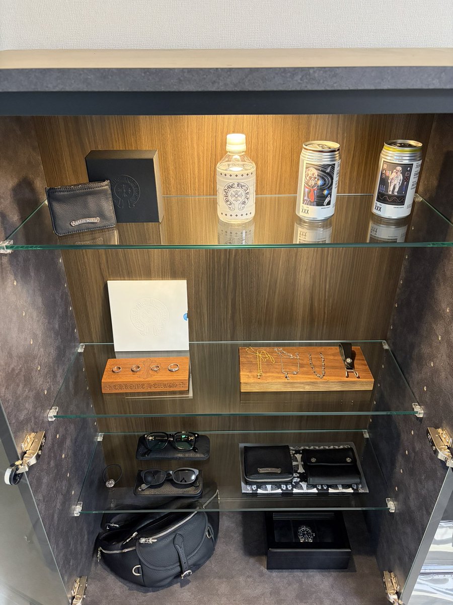 __im__r's tweet image. 新居にコレクションボード届きました！
僕の趣味が詰まってます😀😀😀

レイアウトはじっくりしっこり考えます😀

#chromehearts
#クロムハーツ