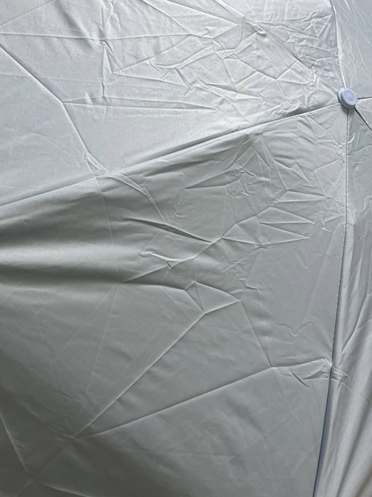 드림쇼 앙콘 사첵 기프트 우산 !!!! 케이스에만 로고 있고 양산엔 없습니닷 .-◡- 접기 힘드니까 다들 저처럼 고생하지 마시길 . . .