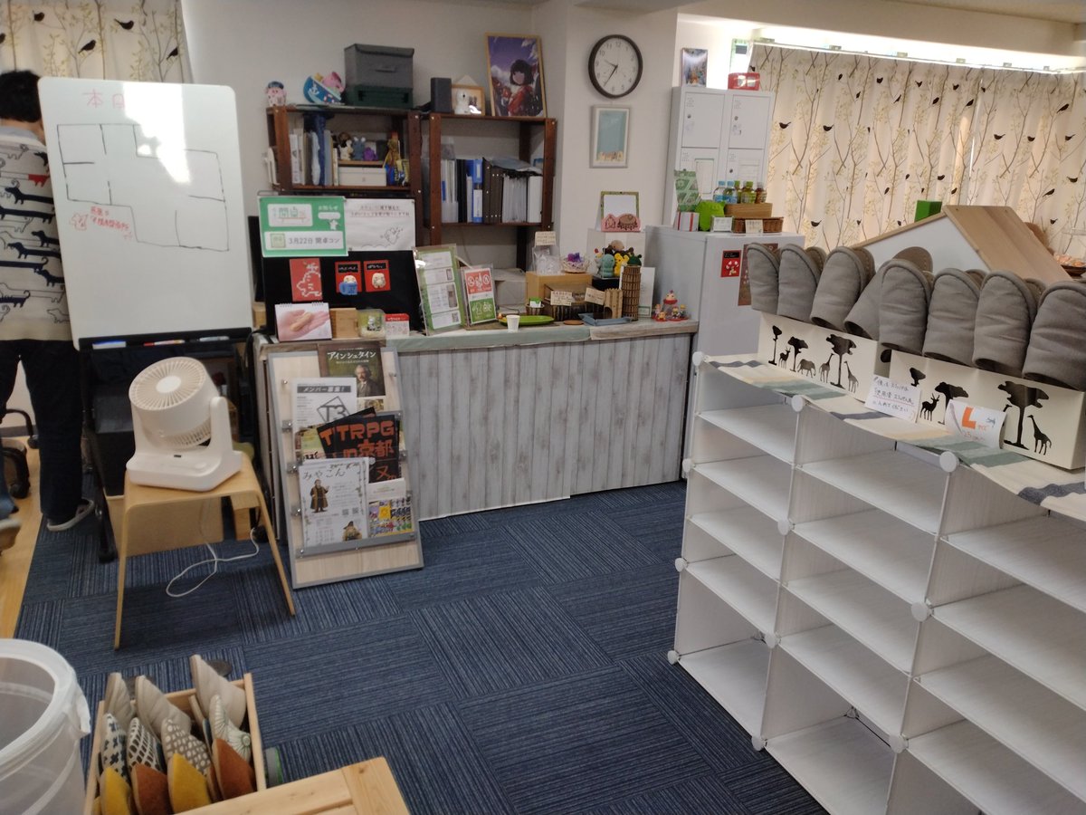 kaitakujyo's tweet photo. 鳩麦開卓所は大阪府茨木市にある、TRPGがあそべるところです。
大きなテーブルがあって、TRPGが好きな人たちがいて、そしてあなたに素敵なセッションをあそんでもらうお店です。 https://t.co/RJZB7UMjwM