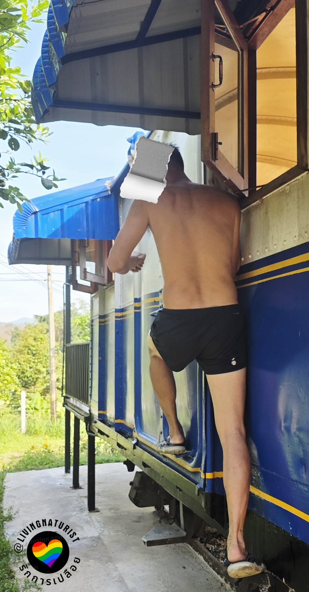 livingnaturist's tweet photo. Morning  Call
ปีนตู้ไหนดี
🙋‍♂️🌞🍑🥚🍌🌞🙋‍♂️
#naturist #naked #outdoor #โชว์เนียน 
#เป้าตุง #ผ้าขาวม้า https://t.co/qtHwl8Rmqz
