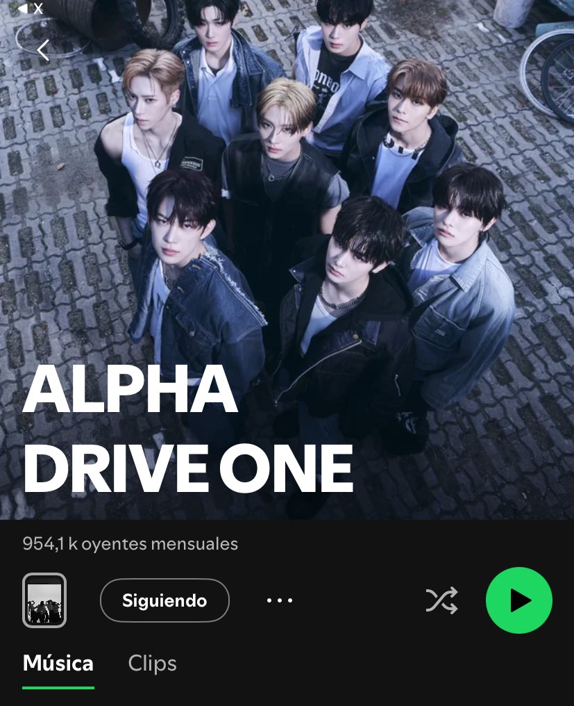 ؘn e l l a tweet media