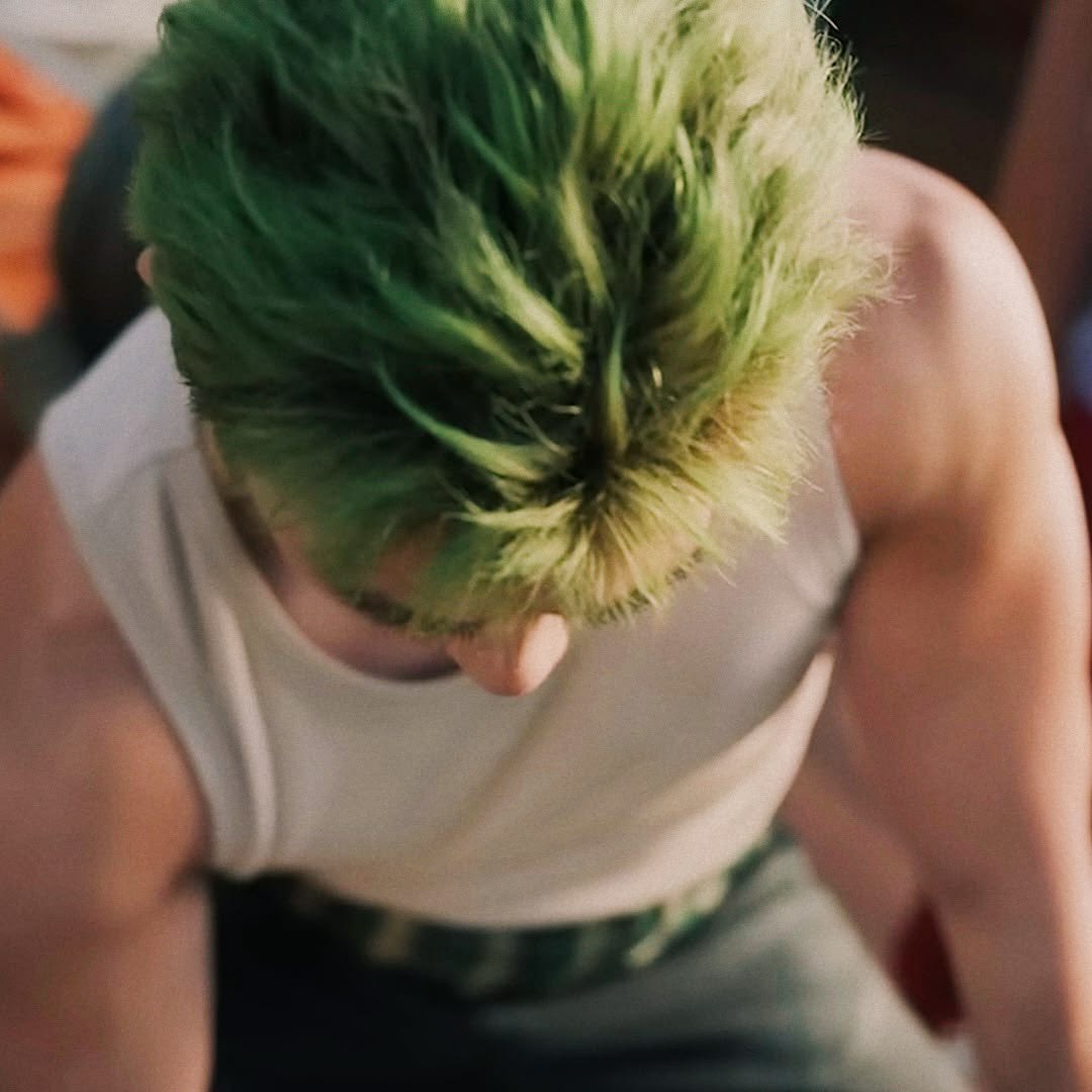 RORONOA ZORO tweet media