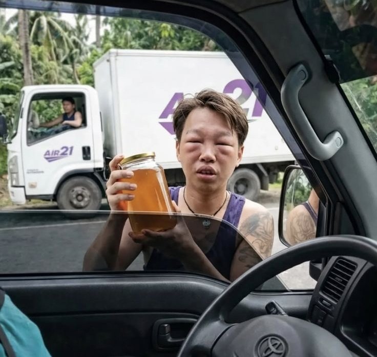 100% Organic honey with proff 💀😂