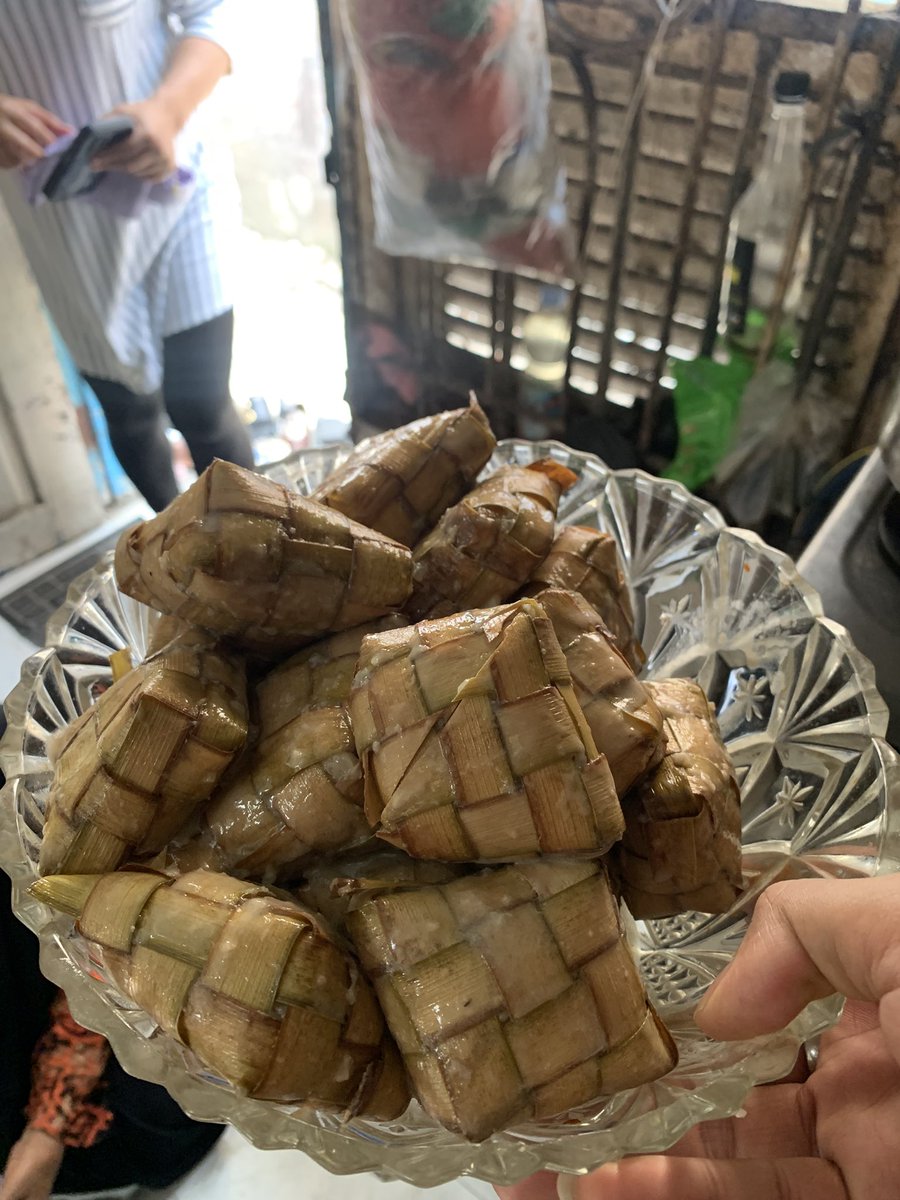 MR_Bears00's tweet photo. 3 Top makanan Lebaran Versi Bears π»
#Medan #eidfitir #lebaran #minalminul https://t.co/wGHarpCAFZ