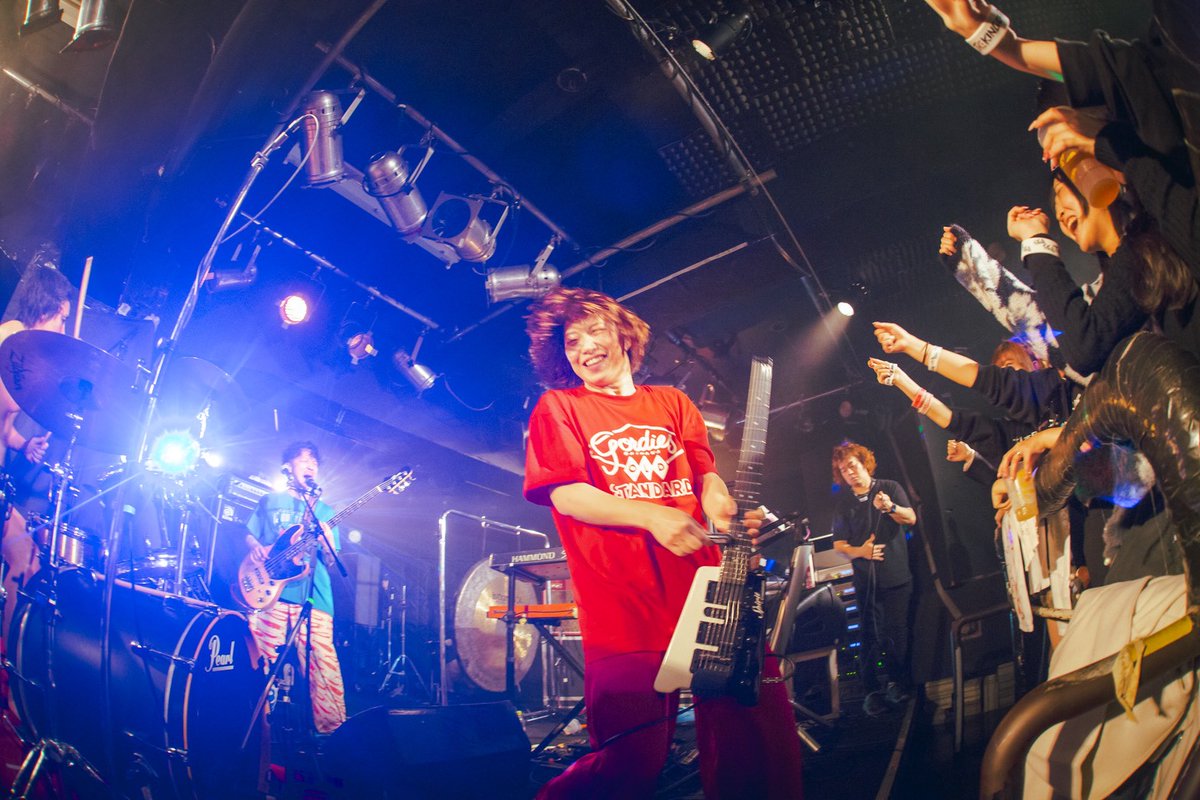 MLG_band's tweet photo. 連休初日はモーモールルギャバン新潟にて『奇天烈祭’26』に出演しました。主催のTHE KING OF ROOKIEが地元新潟で素晴らしい祭りを企画、その若きエネルギーにひたすら胸が熱くなりました。ありがとうございました！

Photo by @LuckyHappySHUN https://t.co/R3w3Qr7N75